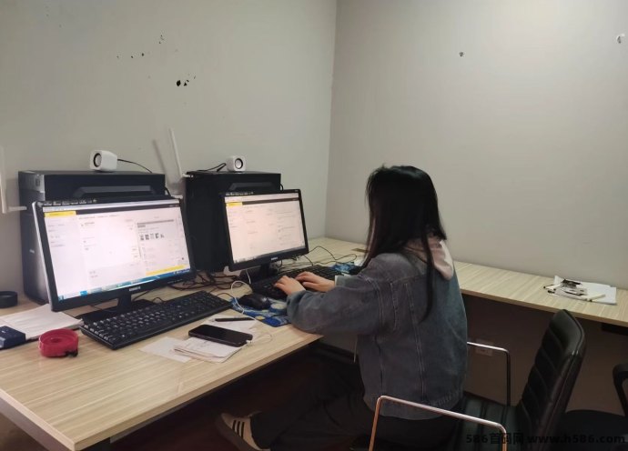 美团客服操作简単，日赚800+，支持批量复制，轻松月入2W+！